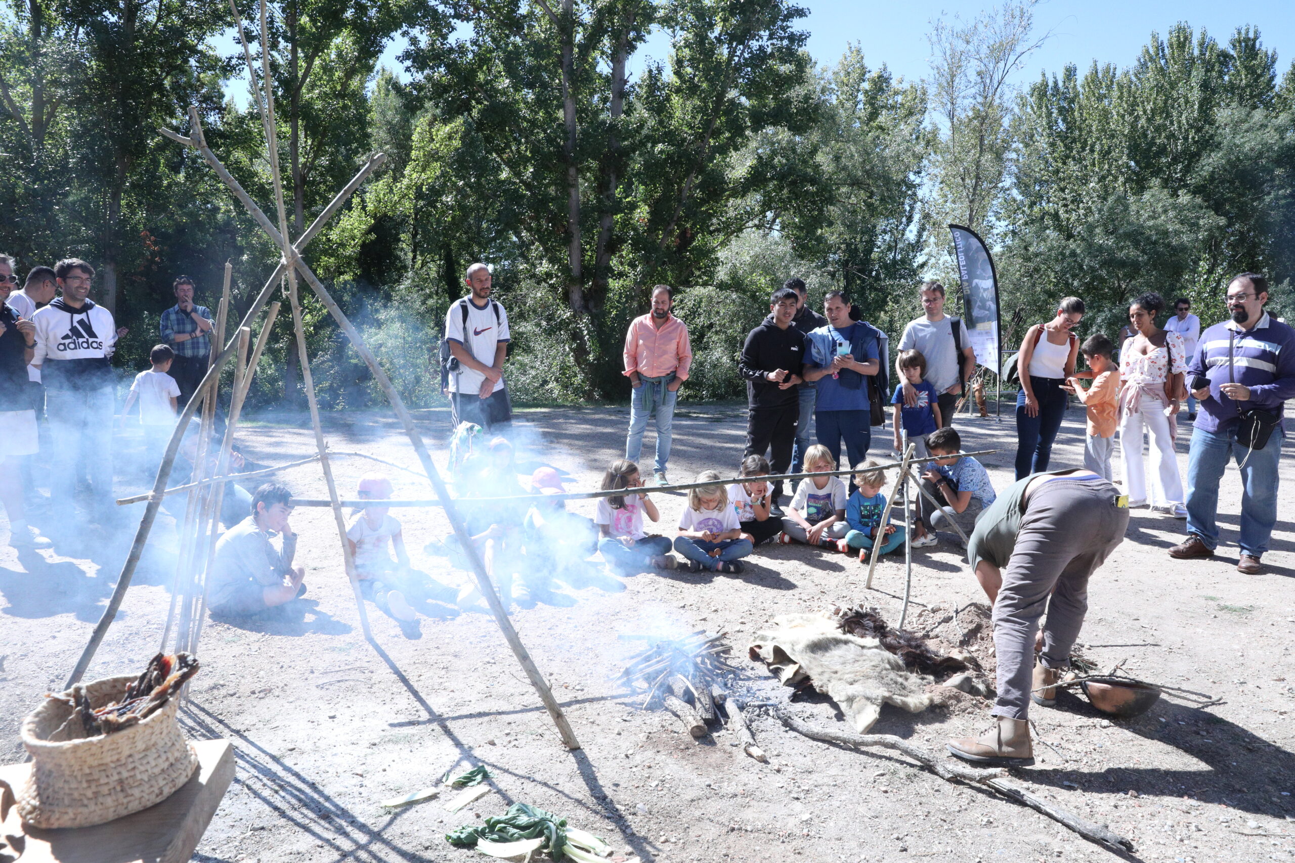 Día del Paleolítico: Niños y mayores descubren Siega Verde en Salamanca