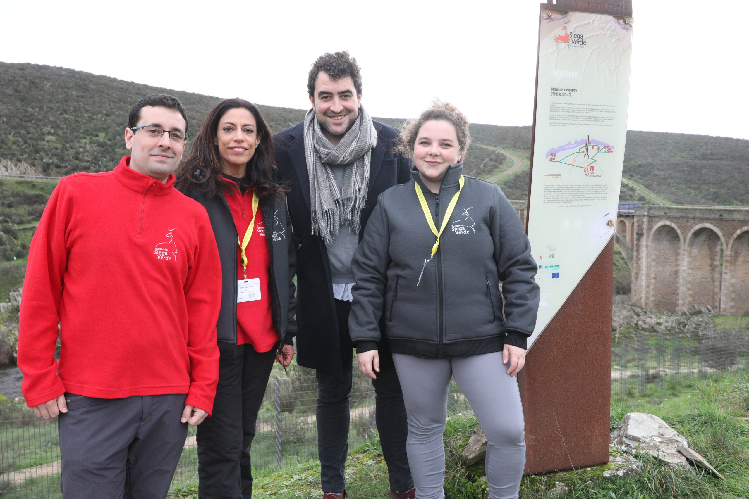 La Fundación Siega Verde genera en medio año cuatro puestos de trabajo con jóvenes de la zona y relanza las visitas al Yacimiento