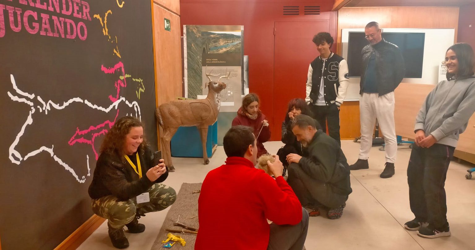 Siega Verde celebrará los sábados talleres familiares con experiencias paleolíticas