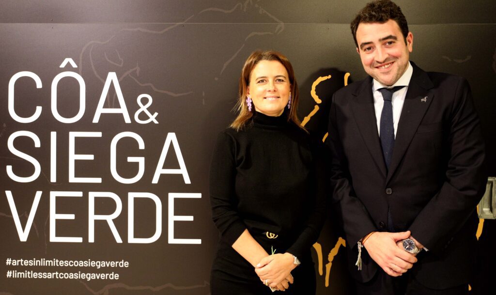La presidenta de la Fundación Côa Parque, Aida Carvalho, y el director de la Fundación Siega Verde, Luis Ballesteros.