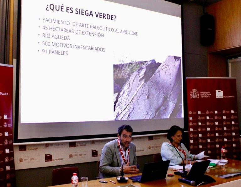 Luis Ballesteros, durante la ponencia que pronunció en el Encuentro Iberoamericano